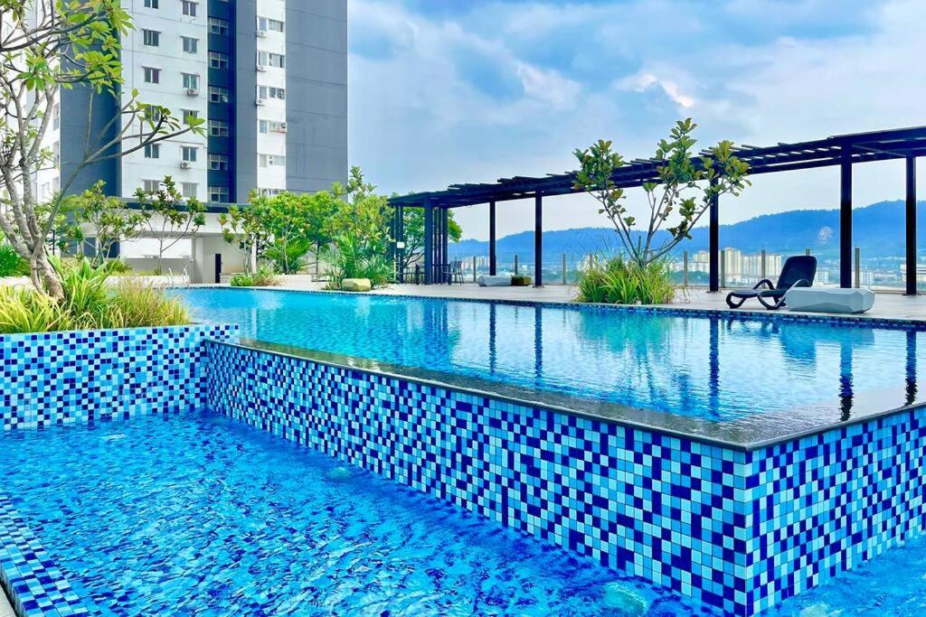 Axis Crown Near Klcc Apartment